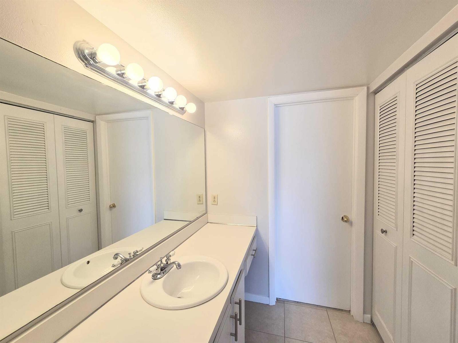 Ver detalles D / 0 3296 sq. ft. $ 2026-10-26 0 foto