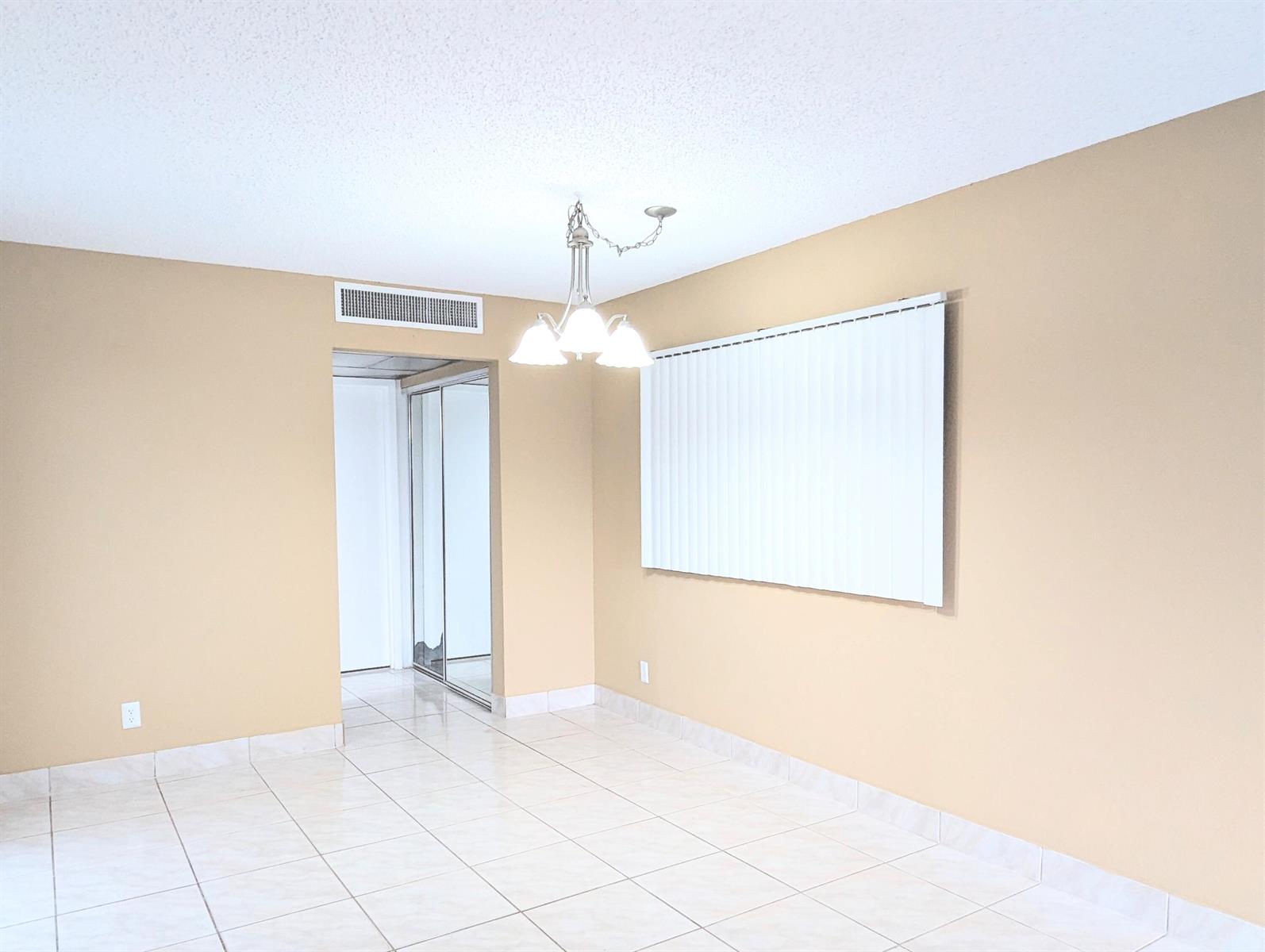 Ver detalles D / 0 3296 sq. ft. $ 2026-10-26 0 foto