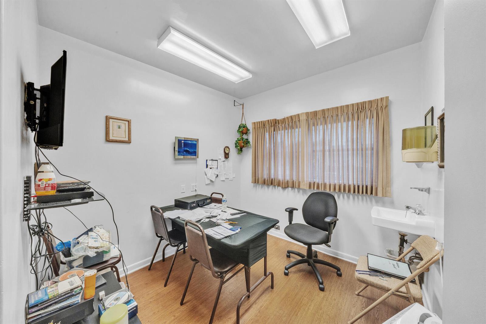   / 0  sq. ft. $ 2026-10-27 0 foto
