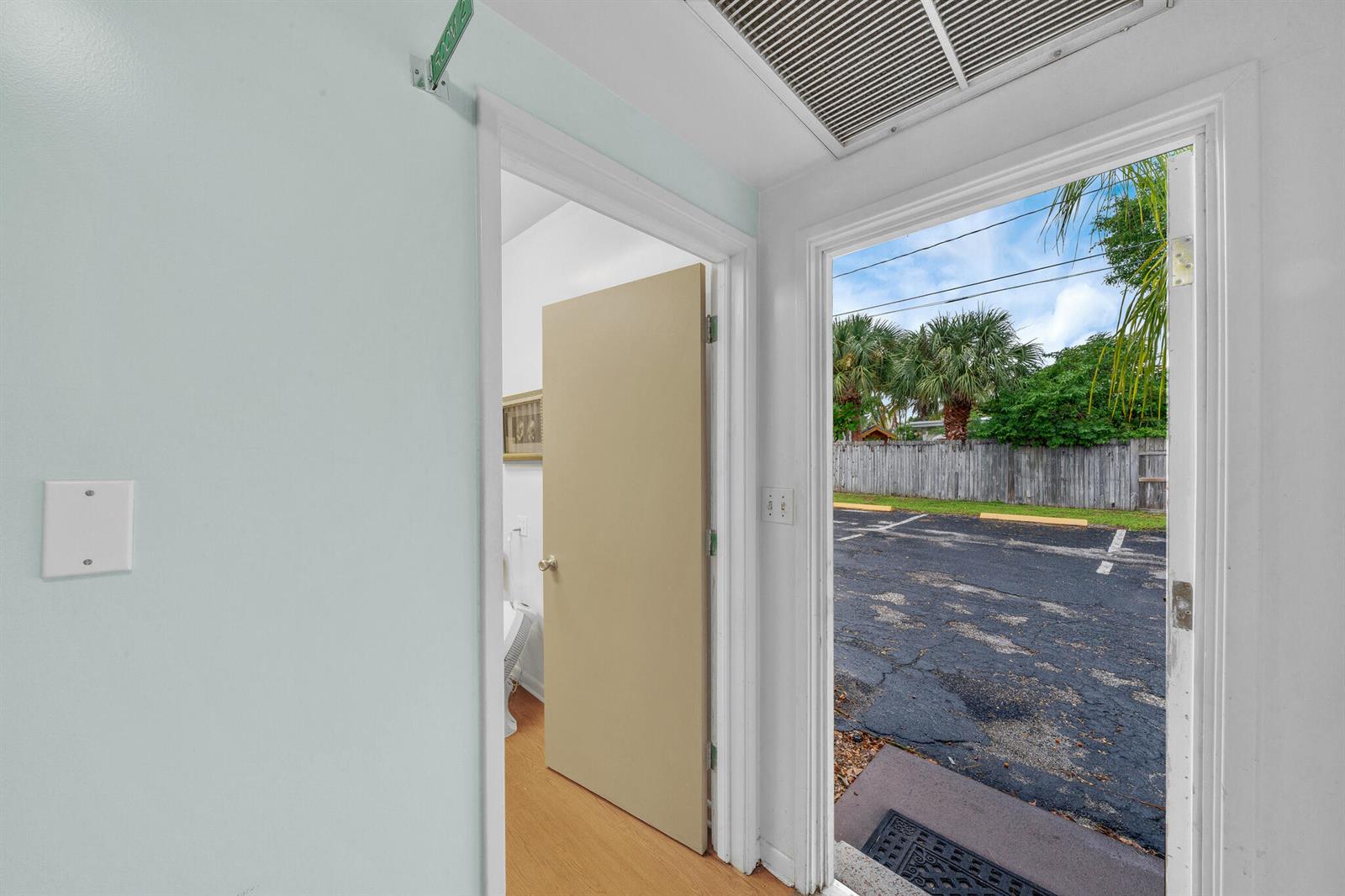   / 0  sq. ft. $ 2026-10-27 0 foto