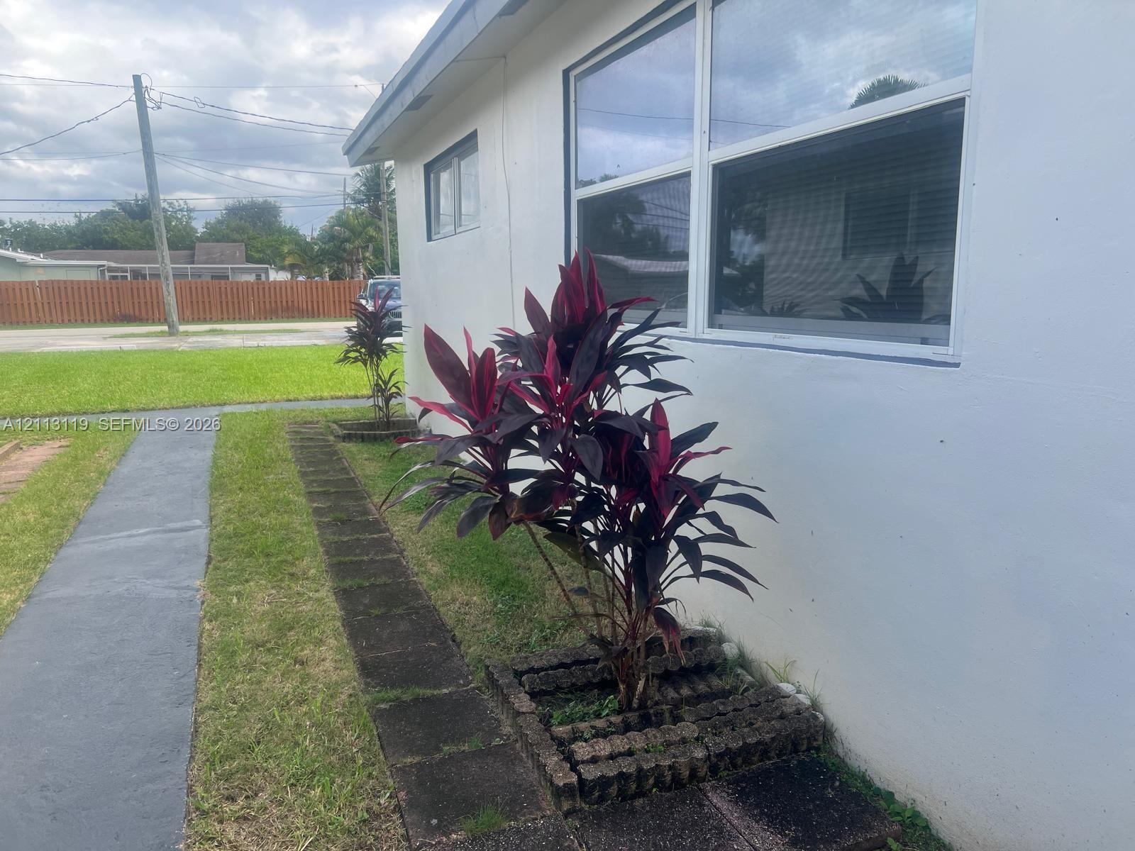  /  7876 sq. ft. $ 2026-10-26 0 foto