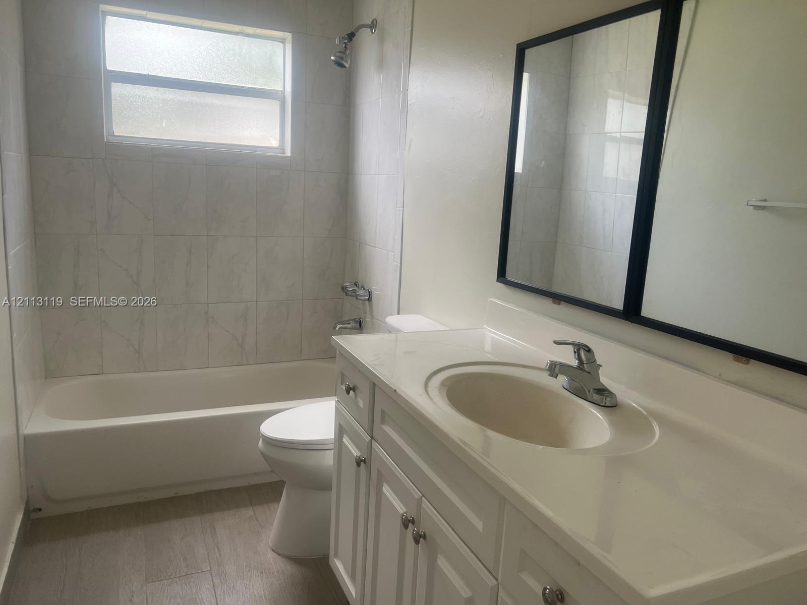   /  7876 sq. ft. $ 2026-10-26 0 foto