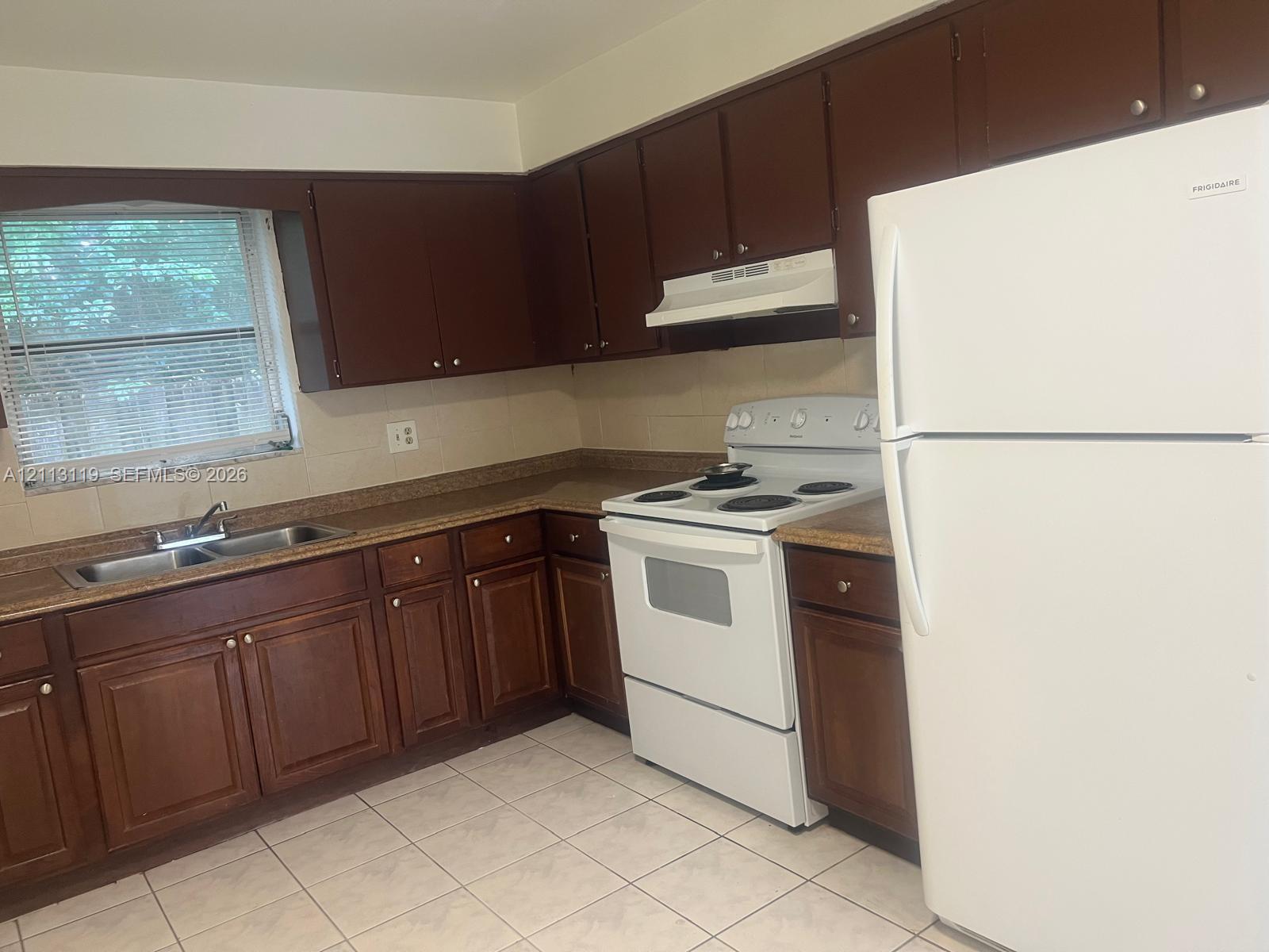   /  7876 sq. ft. $ 2026-10-26 0 foto