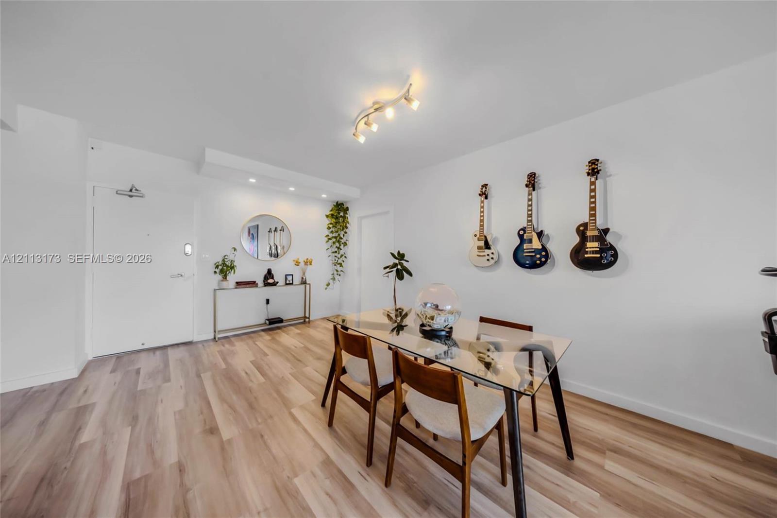 1614 1 / 2 762 sq. ft. $ 2026-10-26 0 foto