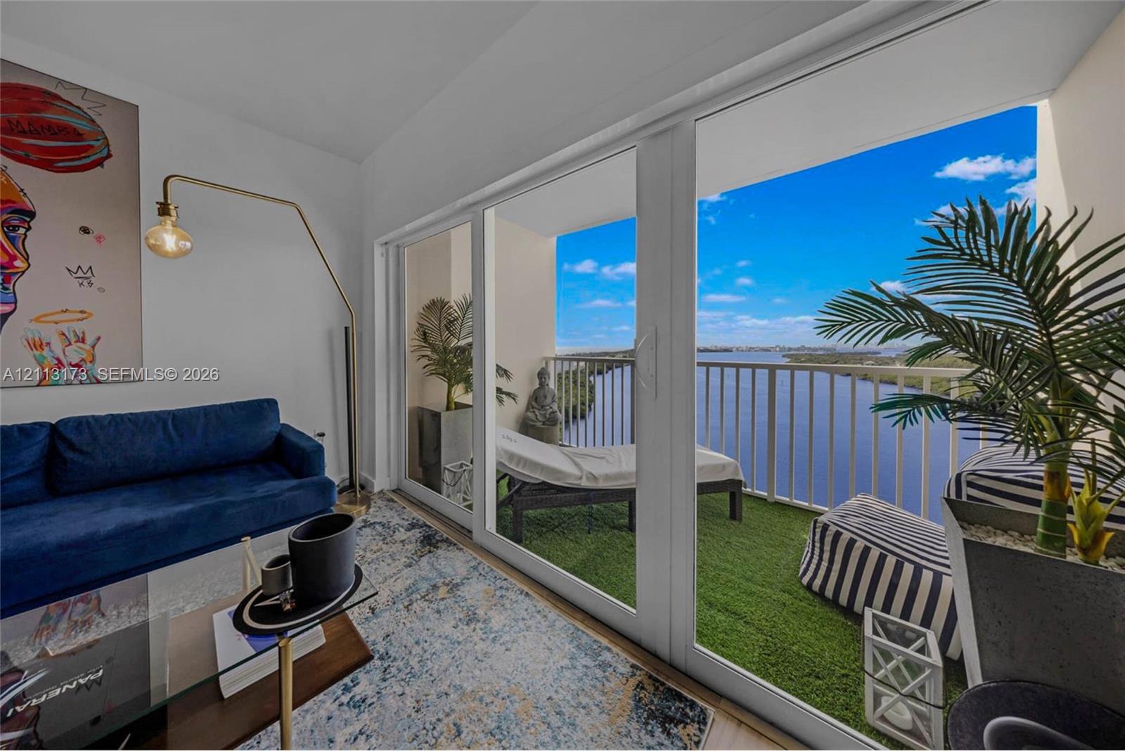 1614 1 / 2 762 sq. ft. $ 2026-10-26 0 foto