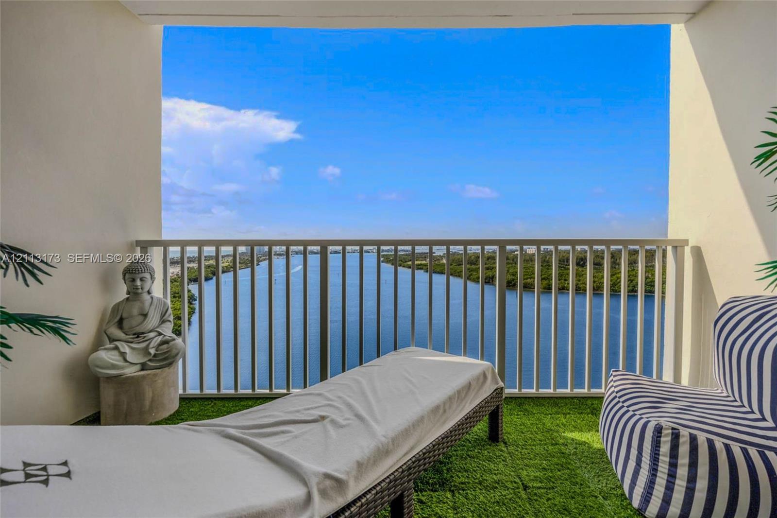 1614 1 / 2 762 sq. ft. $ 2026-10-26 0 foto