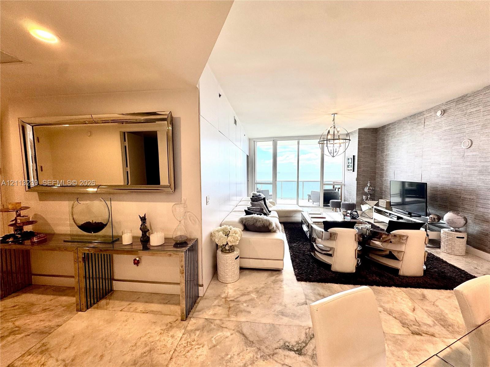 2403 2 / 3 1962 sq. ft. $ 2026-10-26 0 foto