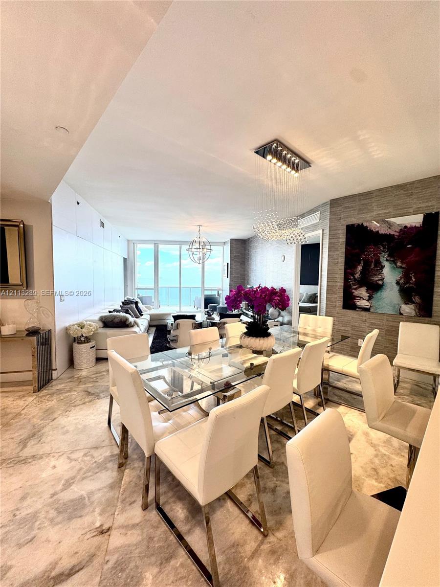 2403 2 / 3 1962 sq. ft. $ 2026-10-26 0 foto