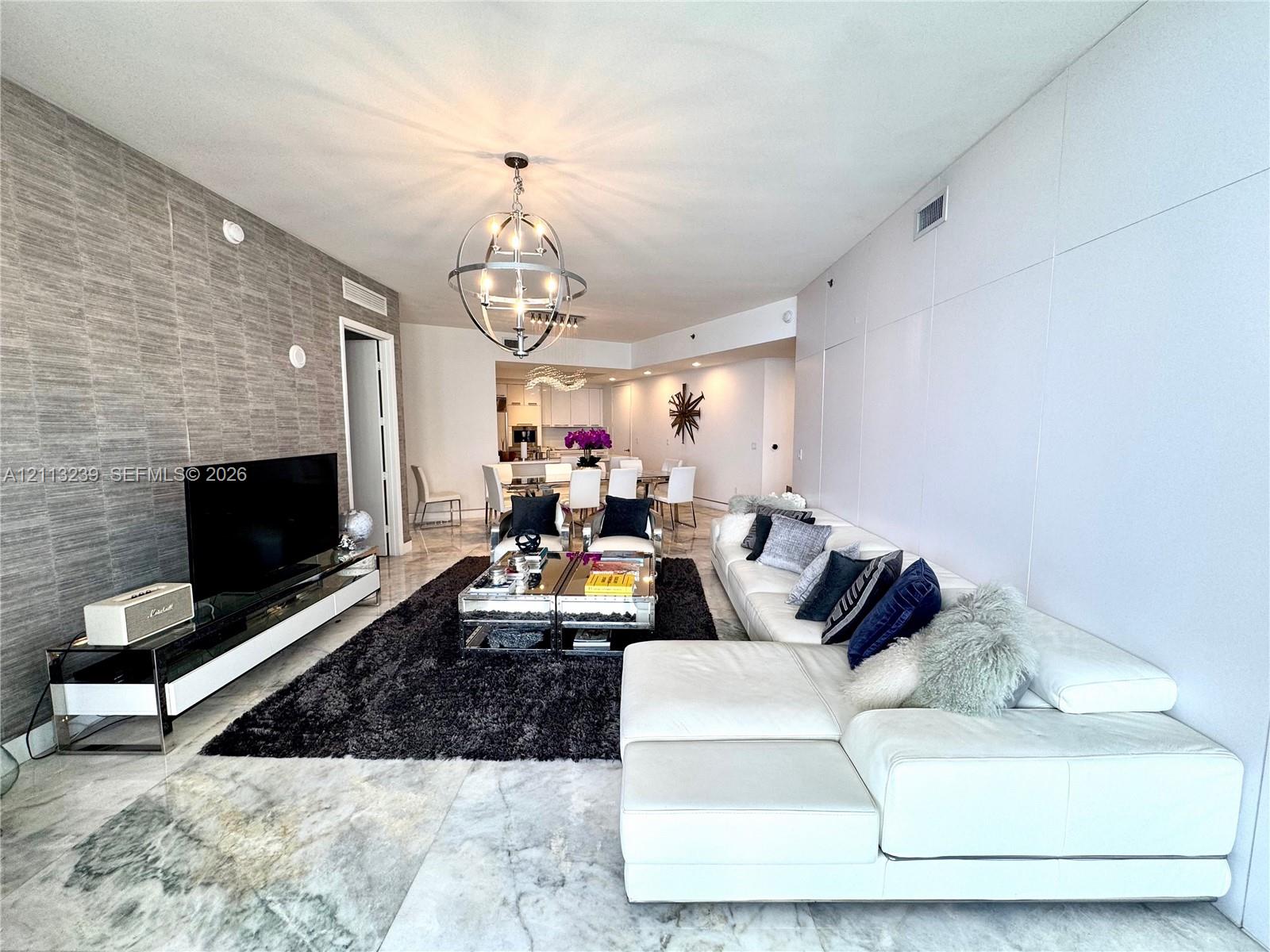 2403 2 / 3 1962 sq. ft. $ 2026-10-26 0 foto