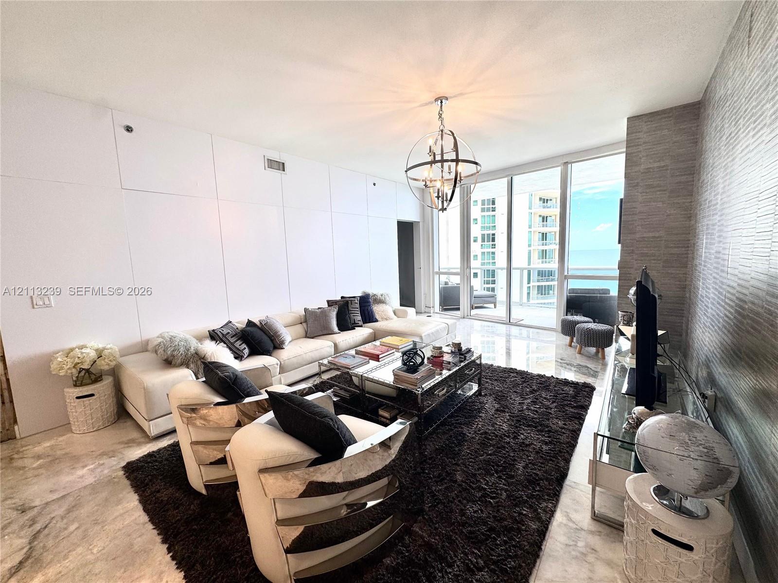 2403 2 / 3 1962 sq. ft. $ 2026-10-26 0 foto