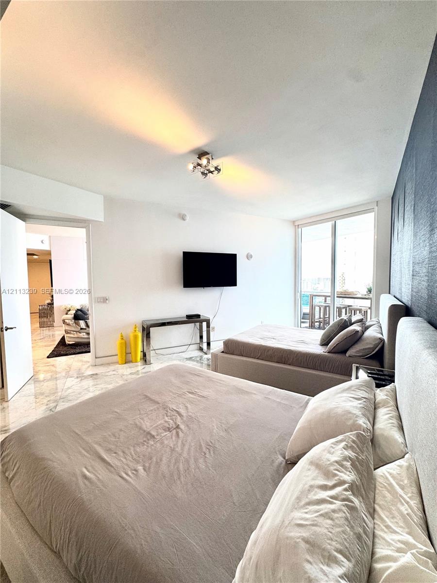 2403 2 / 3 1962 sq. ft. $ 2026-10-26 0 foto