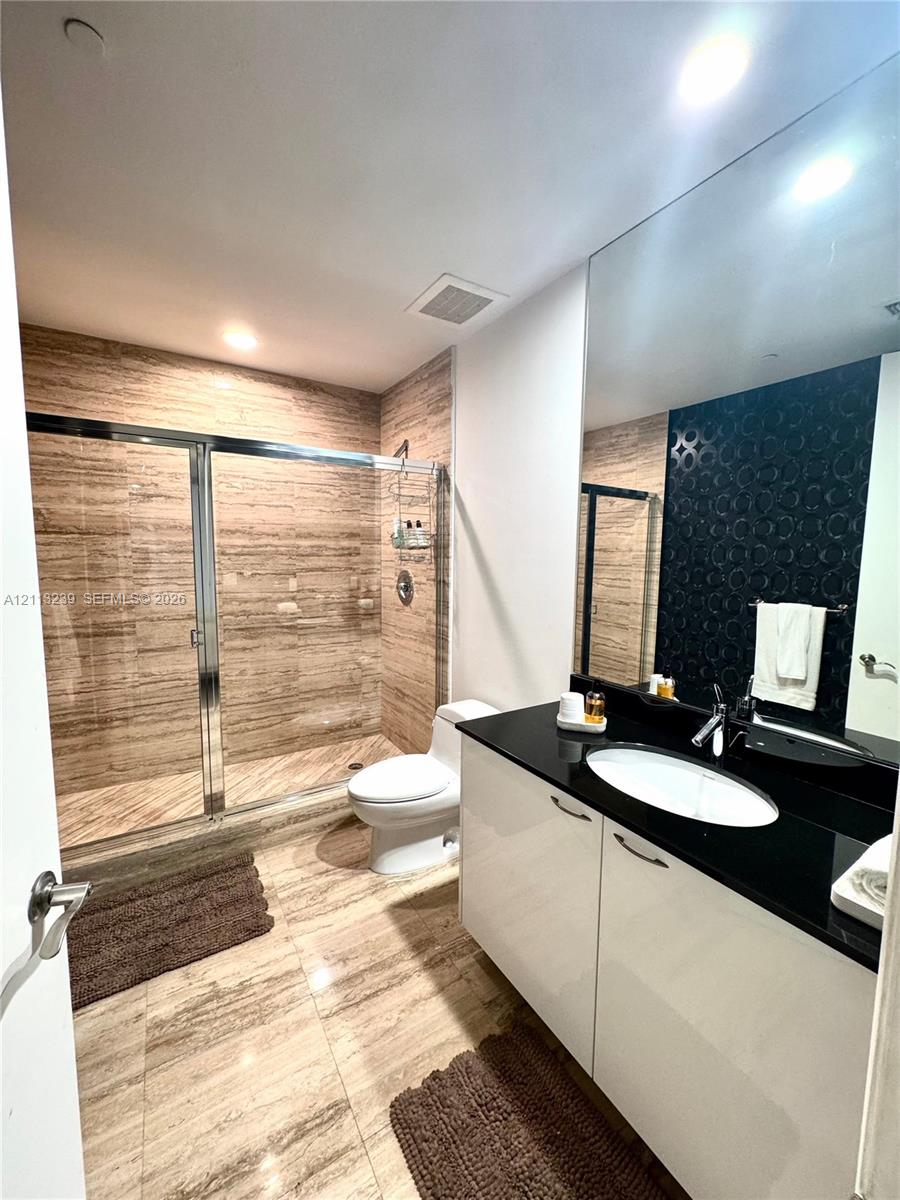 2403 2 / 3 1962 sq. ft. $ 2026-10-26 0 foto