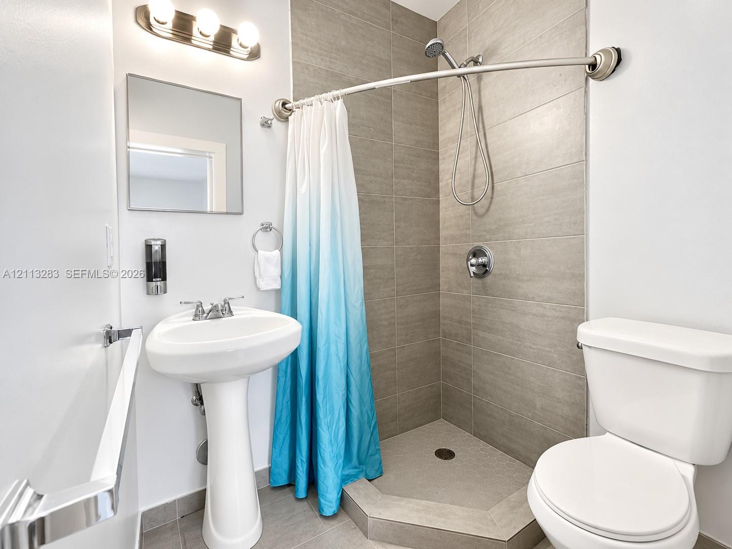   /  3709 sq. ft. $ 2026-10-26 0 foto