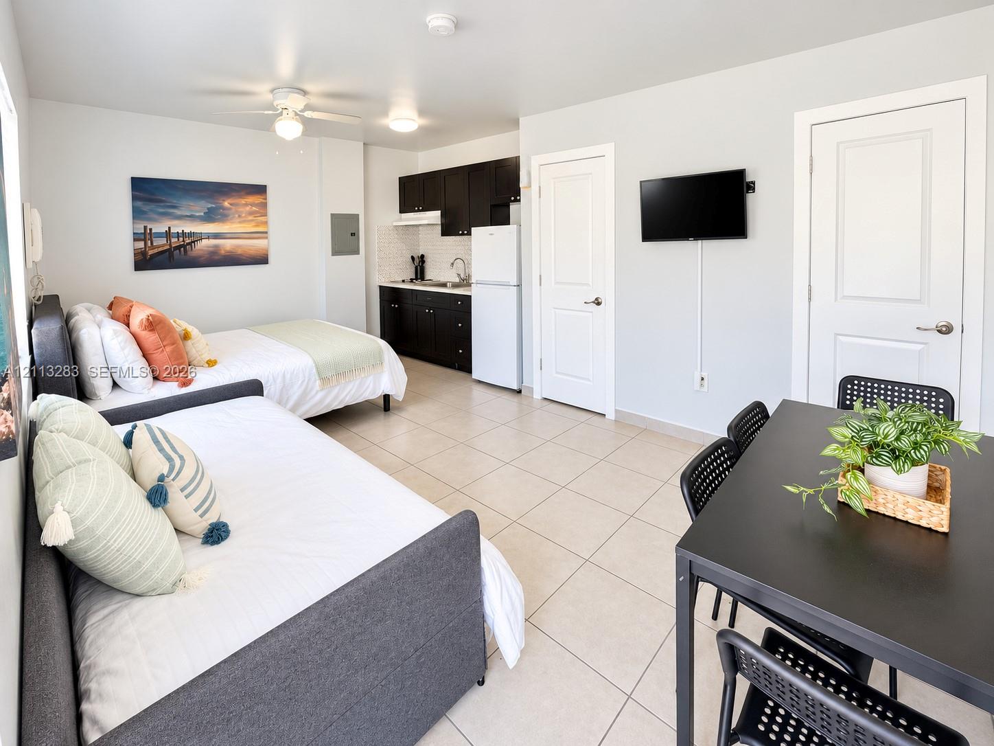   /  3709 sq. ft. $ 2026-10-26 0 foto