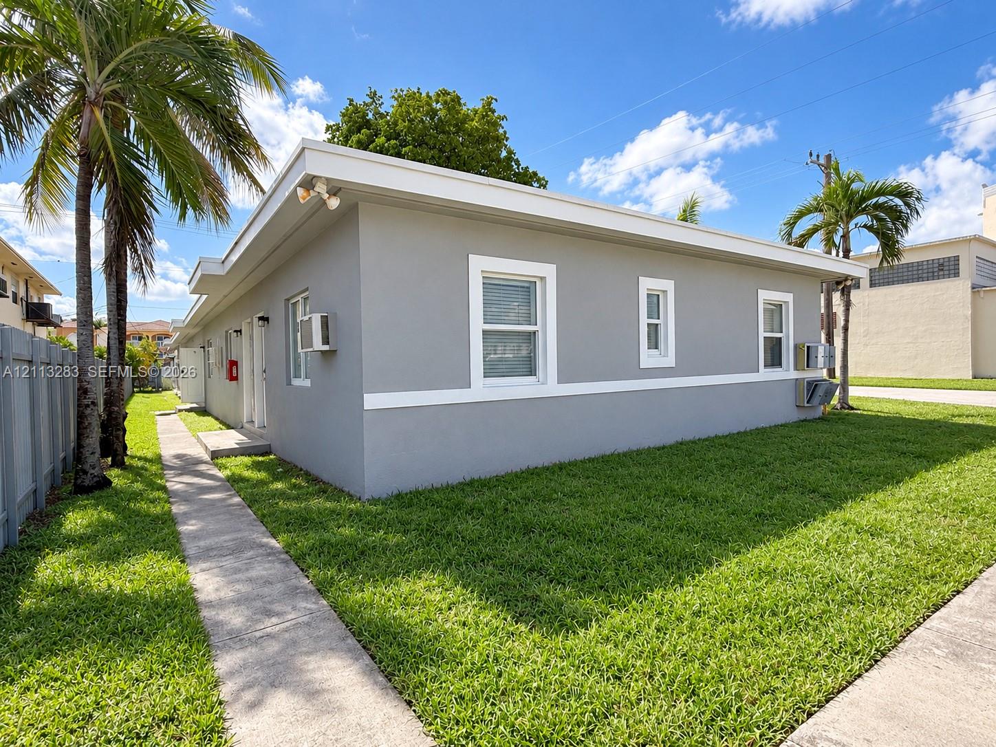   /  3709 sq. ft. $ 2026-10-26 0 foto
