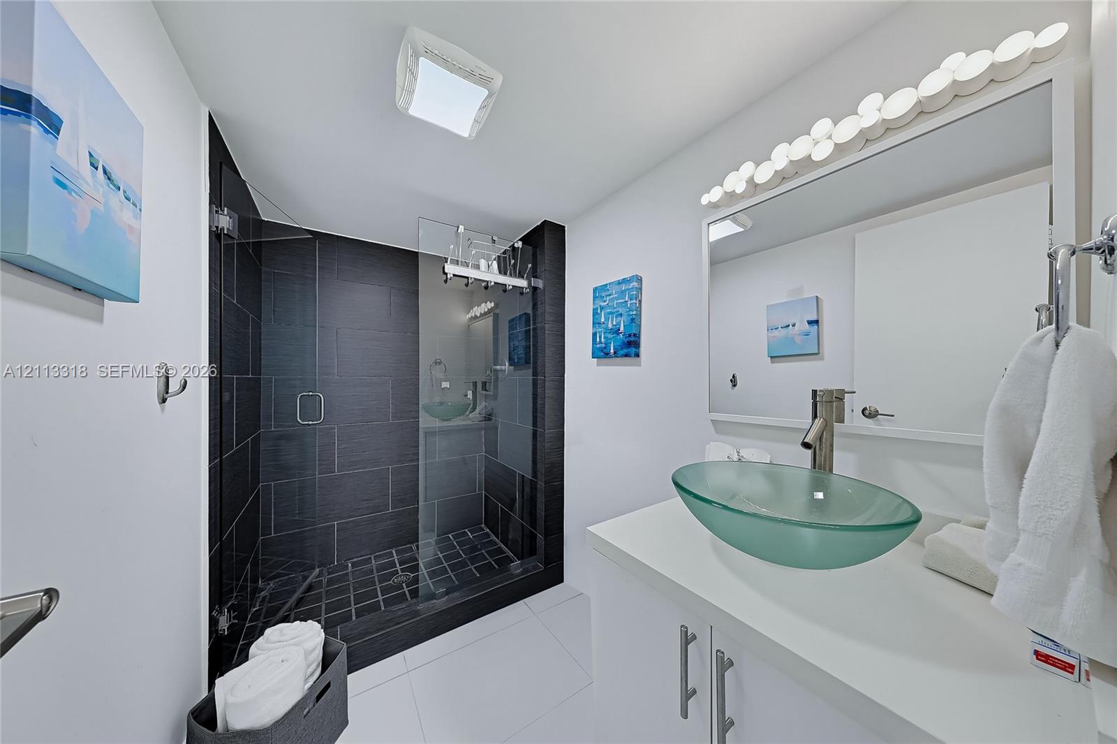 PH06 2 / 2 1521 sq. ft. $ 2026-10-26 0 foto