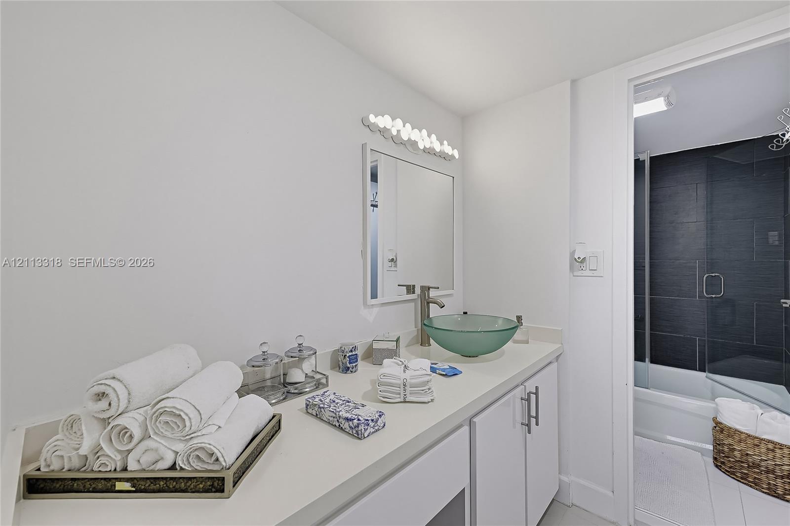 PH06 2 / 2 1521 sq. ft. $ 2026-10-26 0 foto