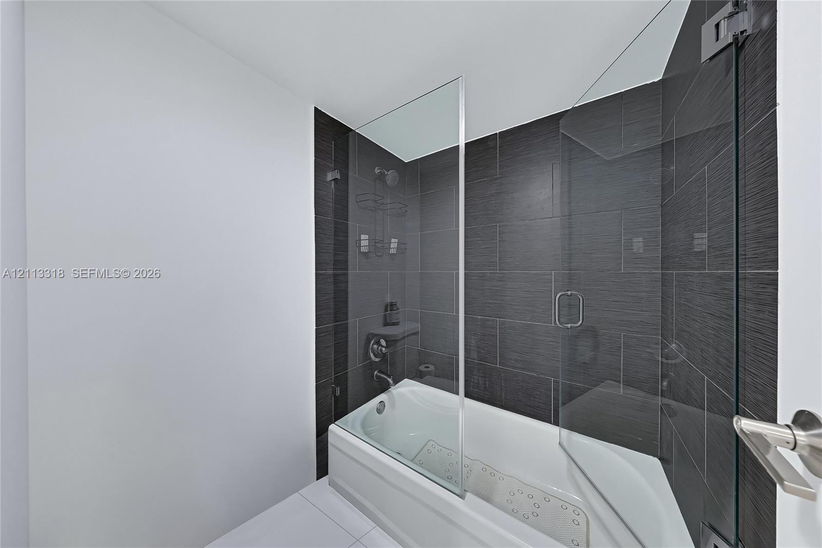 PH06 2 / 2 1521 sq. ft. $ 2026-10-26 0 foto