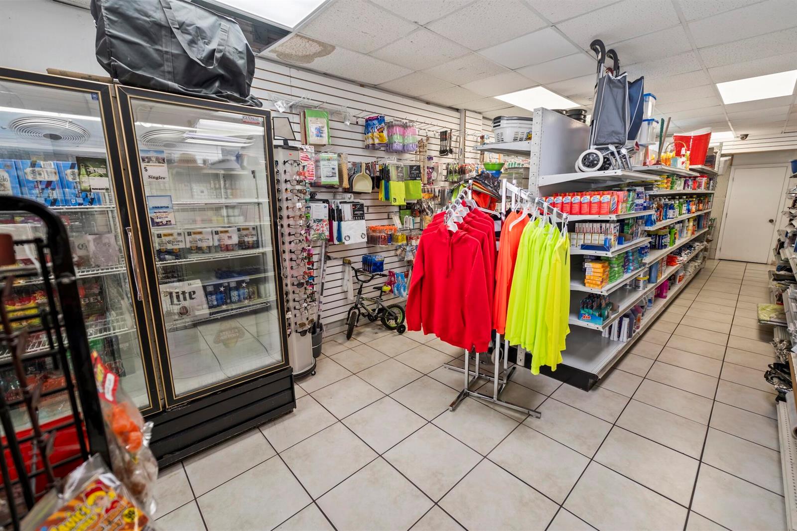   / 0  sq. ft. $ 2026-10-27 0 foto