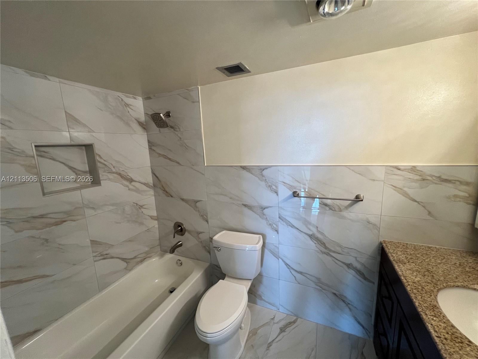 804 2 / 2 1100 sq. ft. $ 2026-10-27 0 foto
