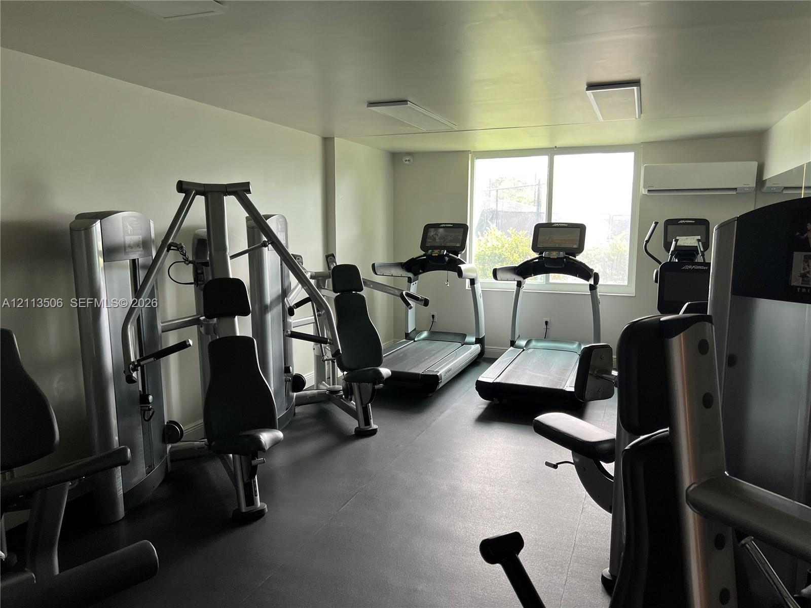 804 2 / 2 1100 sq. ft. $ 2026-10-27 0 foto