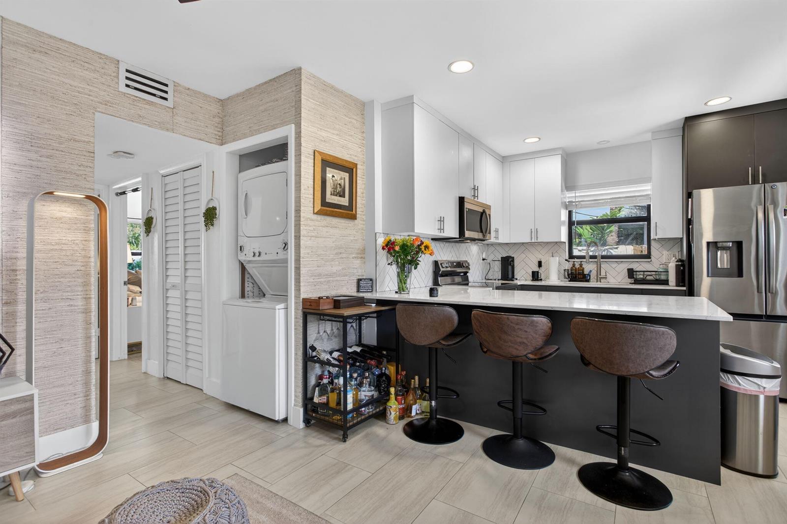 Ver detalles 1 / 0 658 sq. ft. $ 2026-10-28 0 foto