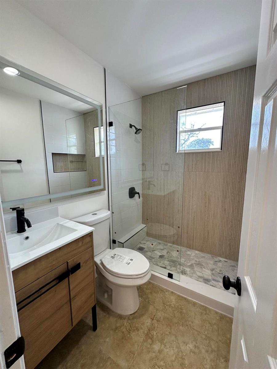 Ver detalles 1 / 0 658 sq. ft. $ 2026-10-28 0 foto