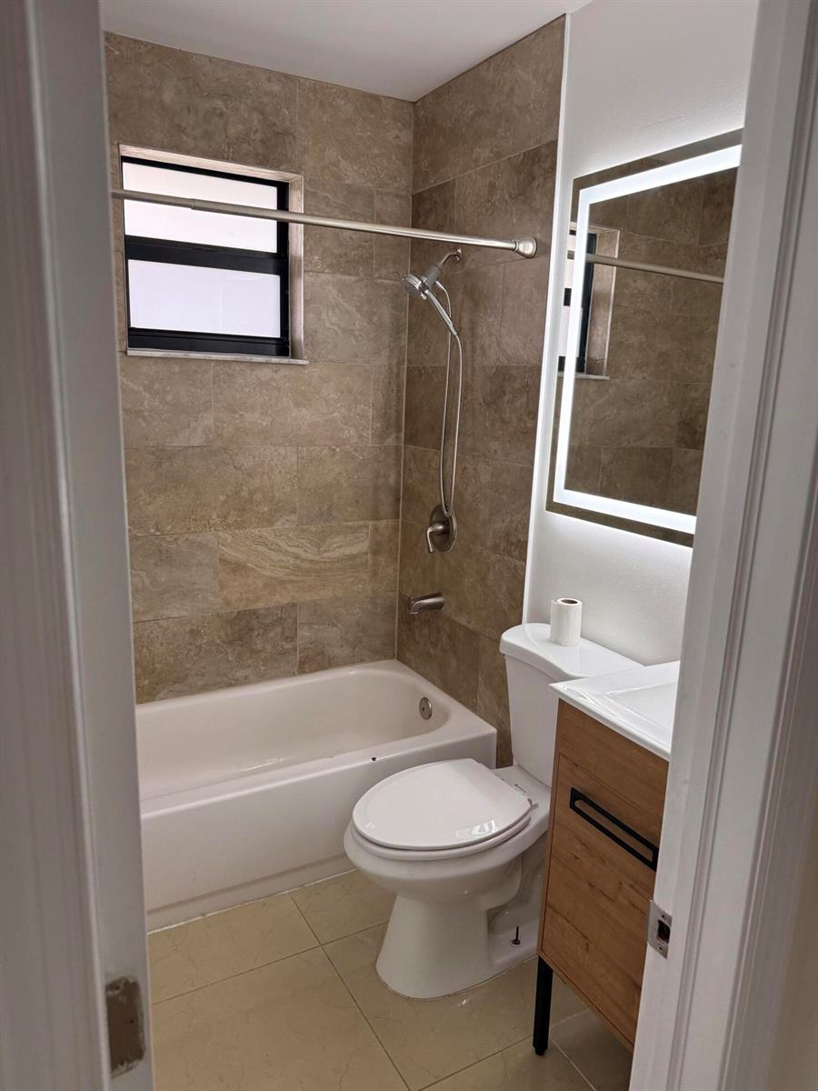 Ver detalles 1 / 0 658 sq. ft. $ 2026-10-28 0 foto