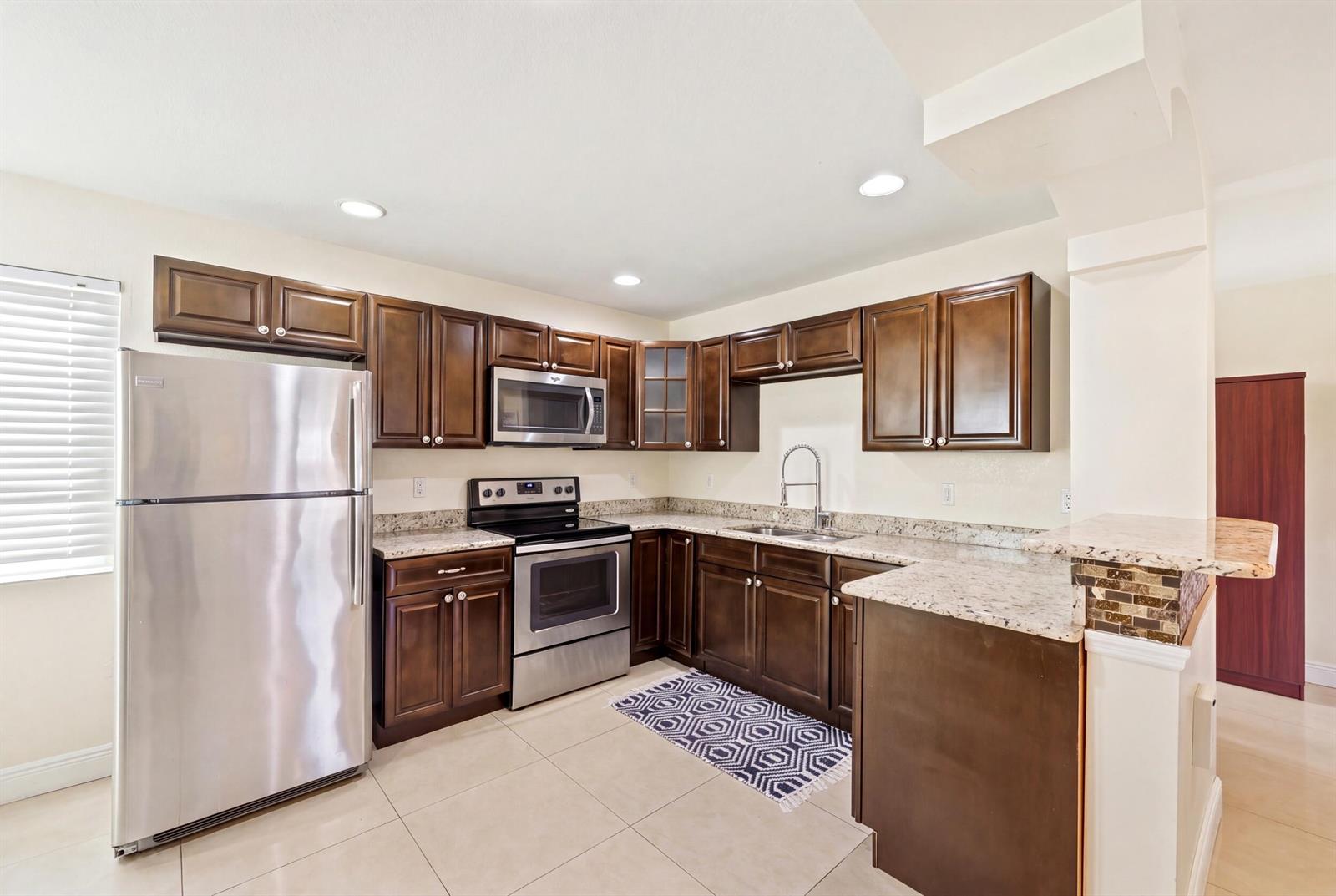   / 0 3480 sq. ft. $ 2026-10-28 0 foto