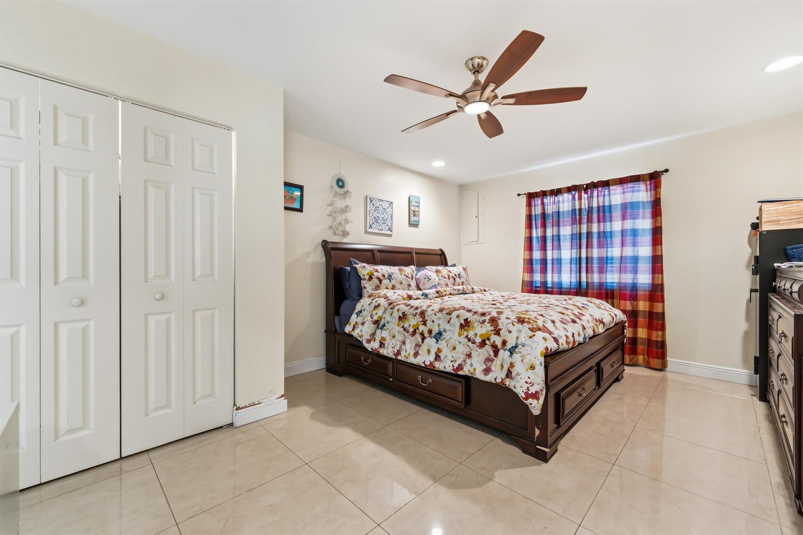  / 0 3480 sq. ft. $ 2026-10-28 0 foto