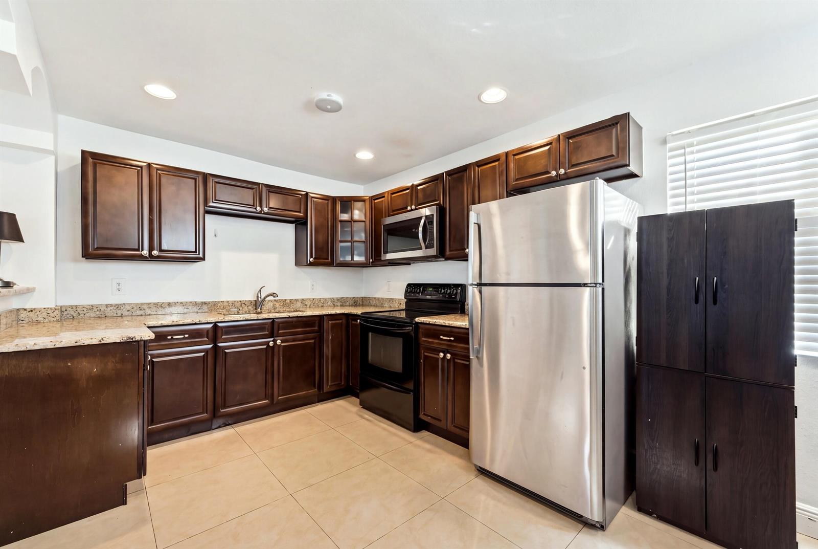   / 0 3480 sq. ft. $ 2026-10-28 0 foto