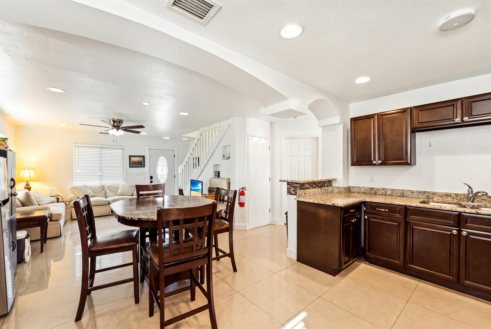   / 0 3480 sq. ft. $ 2026-10-28 0 foto