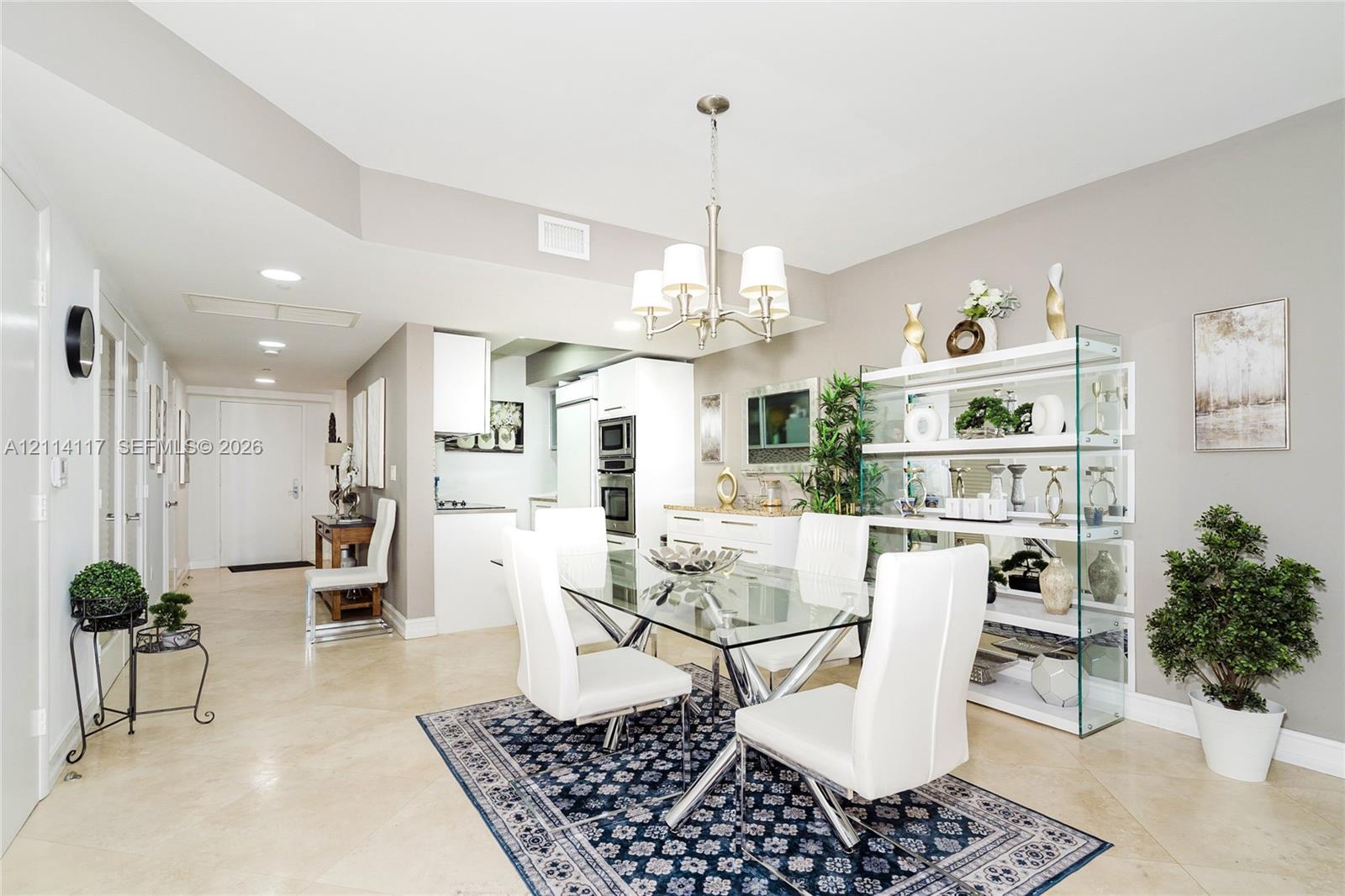 4008 3 / 3 1571 sq. ft. $ 2026-10-28 0 foto