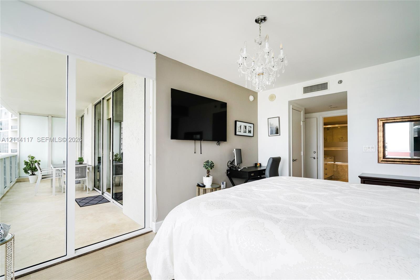 4008 3 / 3 1571 sq. ft. $ 2026-10-28 0 foto