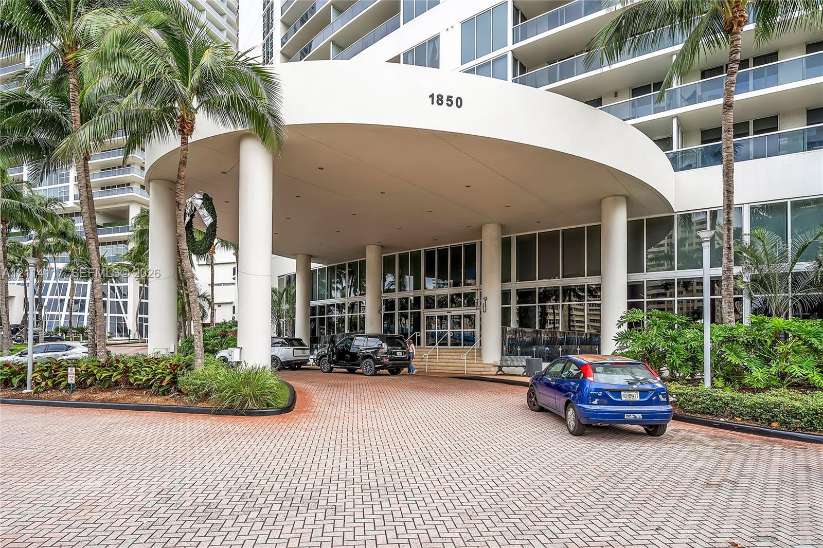 4008 3 / 3 1571 sq. ft. $ 2026-10-28 0 foto