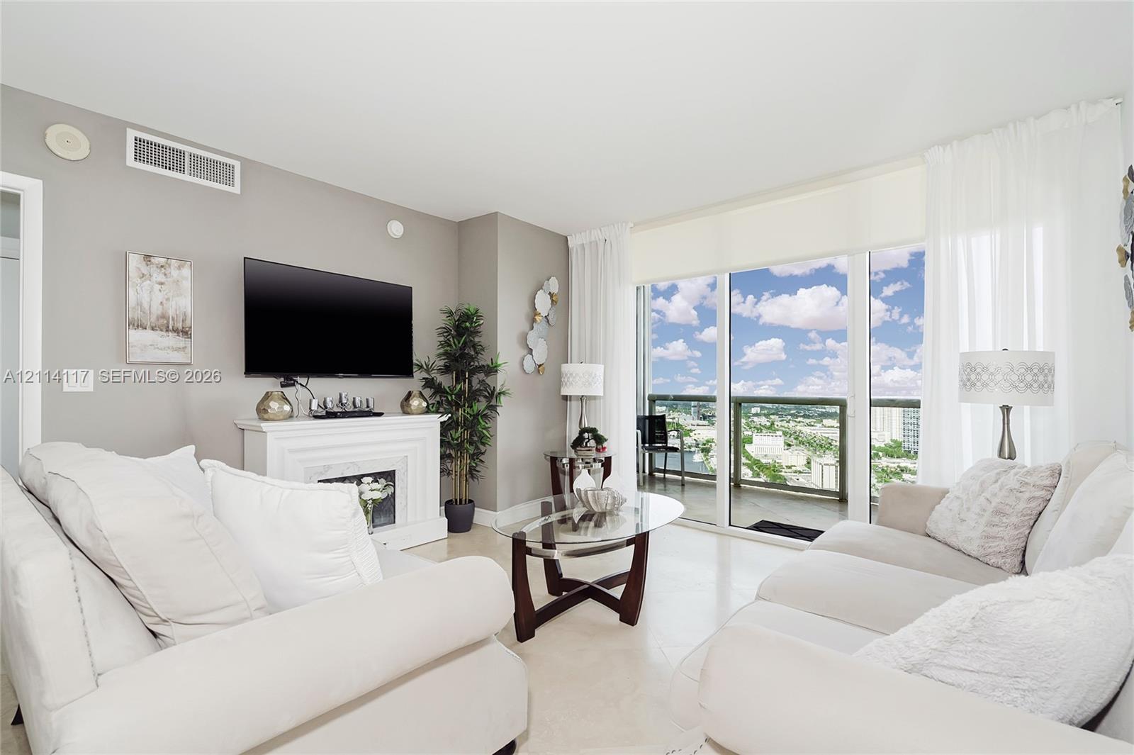 4008 3 / 3 1571 sq. ft. $ 2026-10-28 0 foto