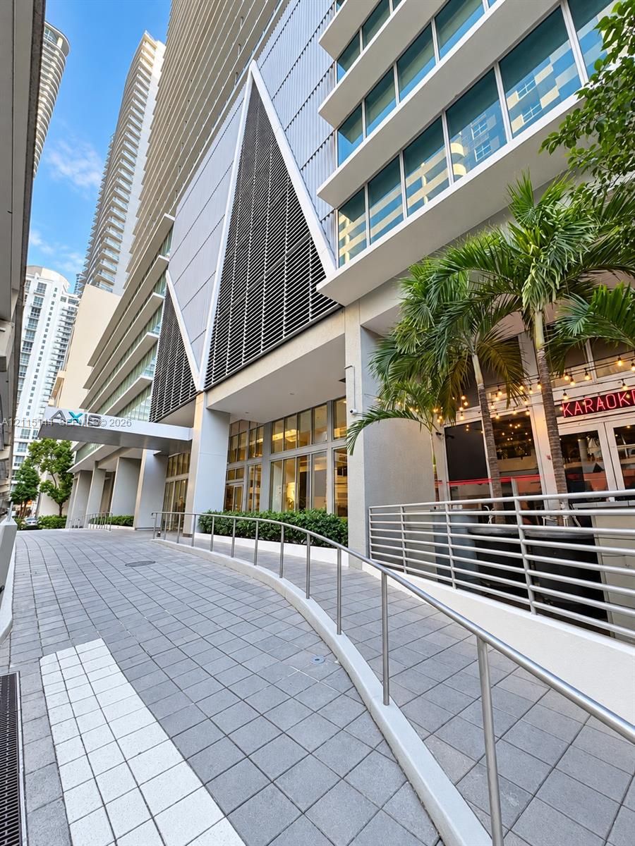 107  /   sq. ft. $ 2026-10-29 0 foto