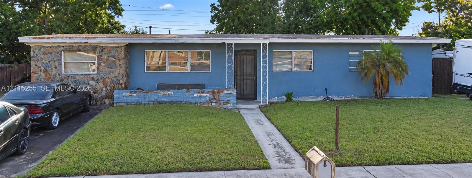Ver detalles 3 / 1 2083 sq. ft. $ 2026-10-30 0 foto