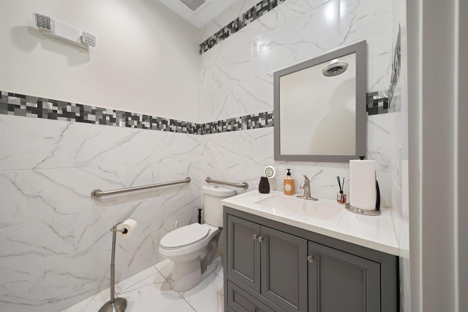 See details 202-205 / 0 sq. ft. $ 2026-10-31 0 Photo