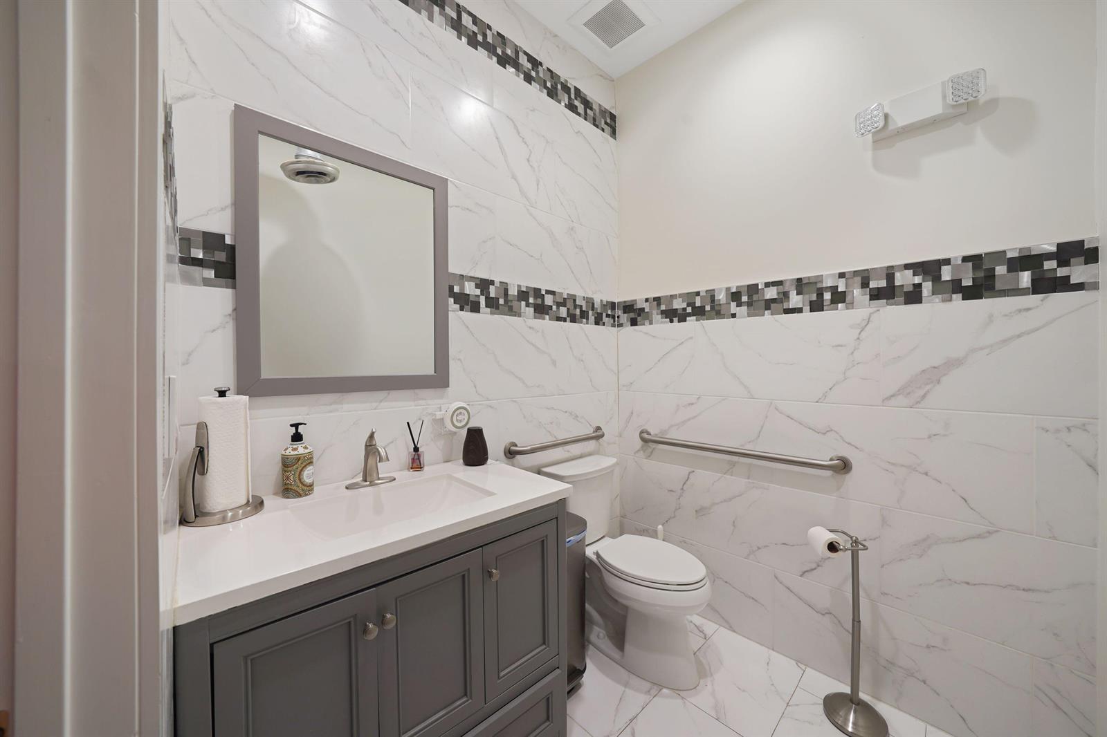 See details 202-205 / 0 sq. ft. $ 2026-10-31 0 Photo