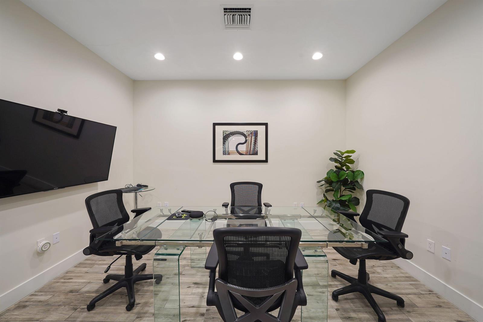 See details 202-205 / 0 sq. ft. $ 2026-10-31 0 Photo