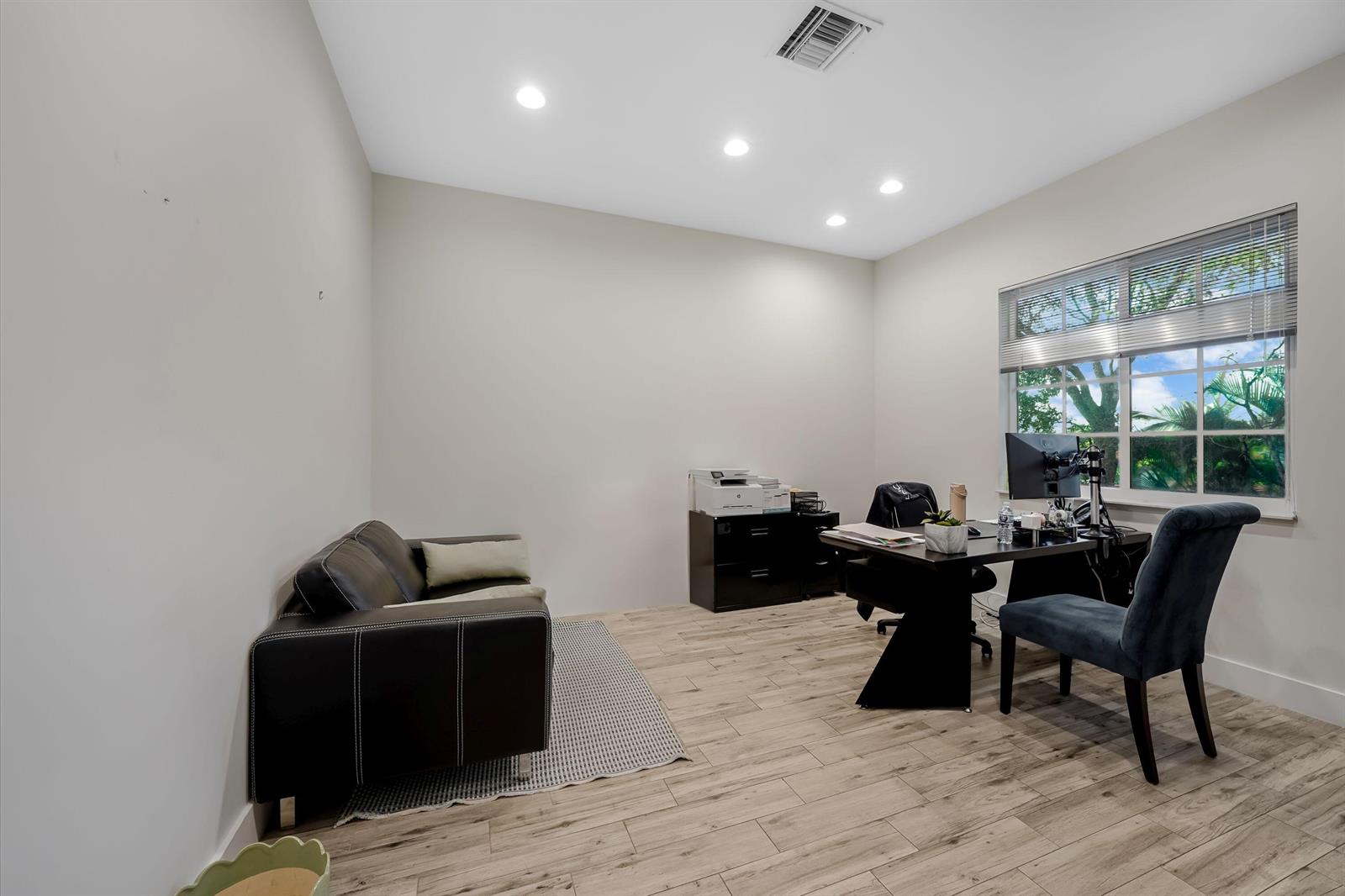 See details 202-205 / 0 sq. ft. $ 2026-10-31 0 Photo