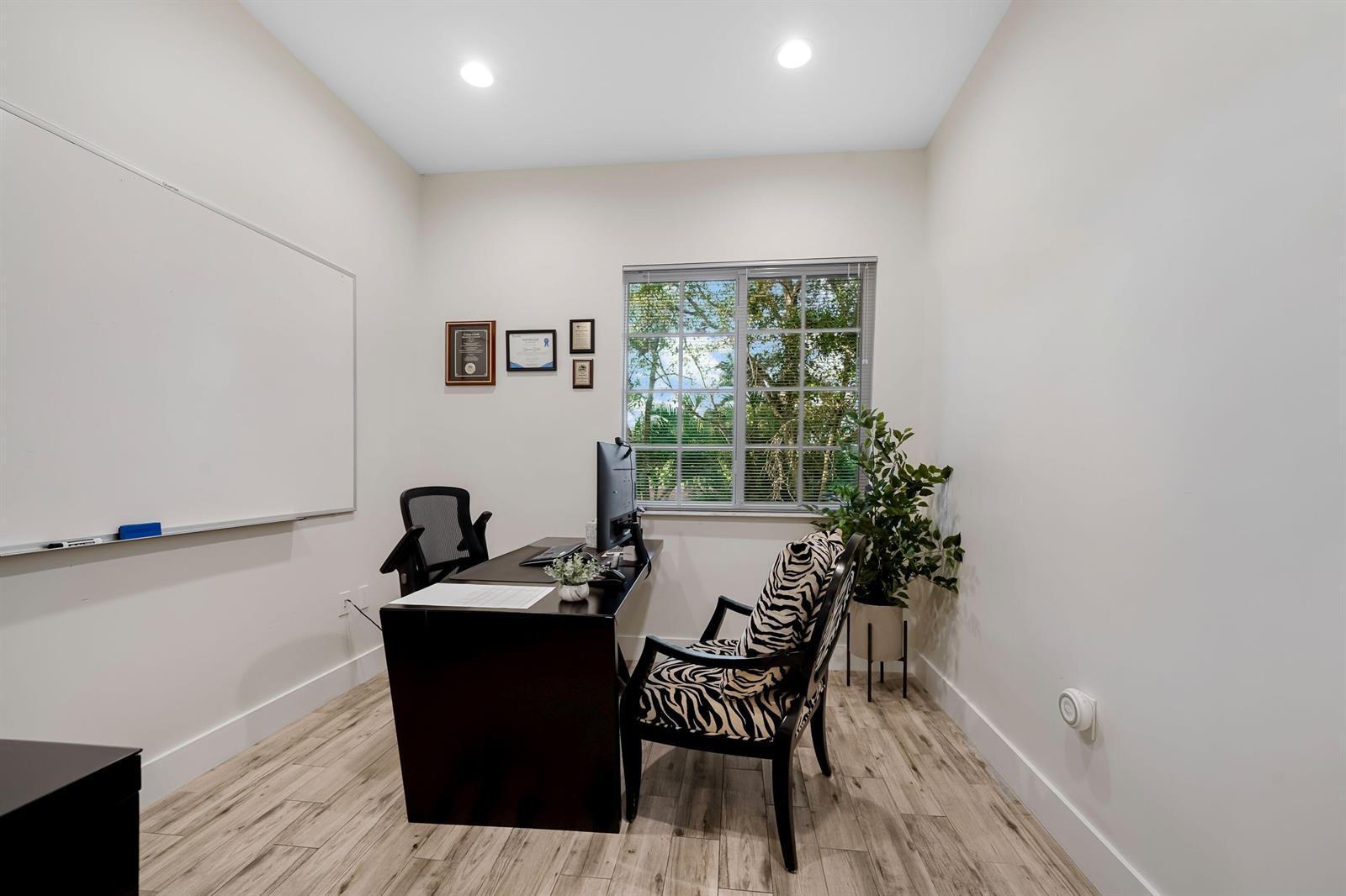 See details 202-205 / 0 sq. ft. $ 2026-10-31 0 Photo