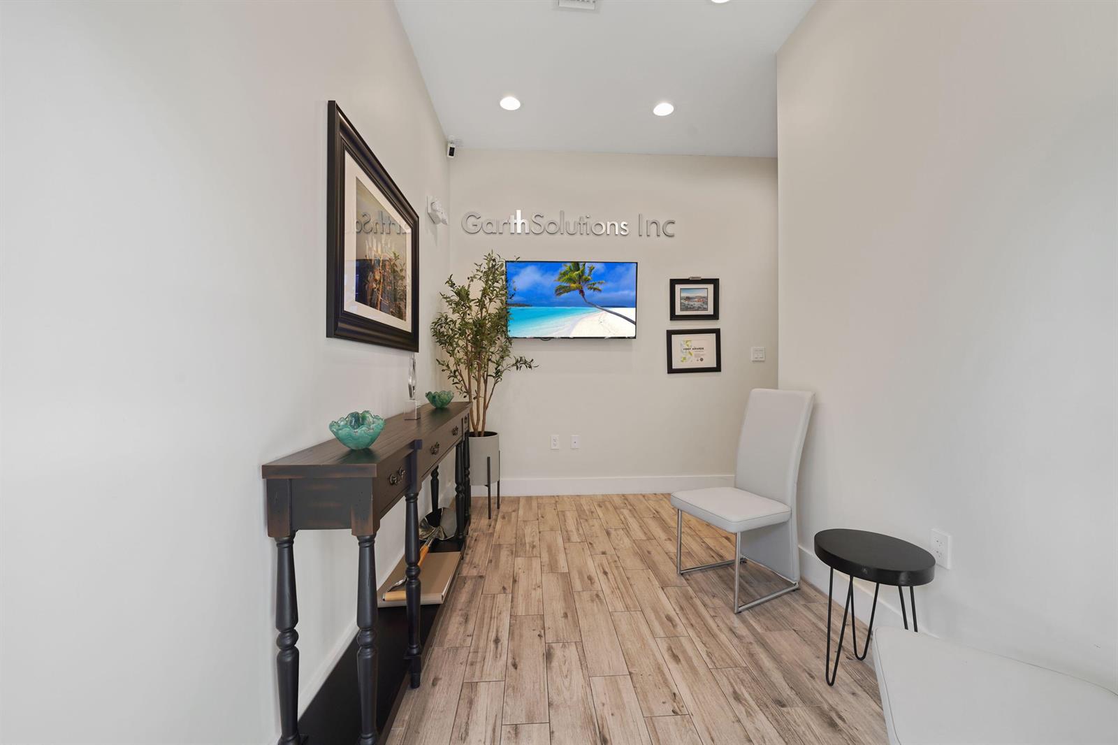 See details 202-205 / 0 sq. ft. $ 2026-10-31 0 Photo