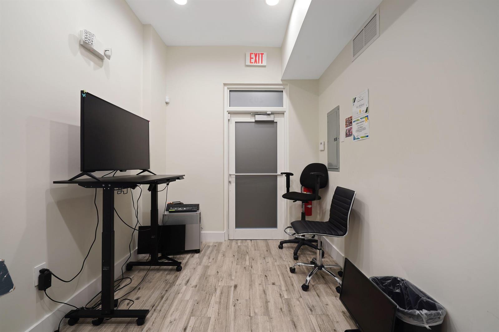 See details 202-205 / 0 sq. ft. $ 2026-10-31 0 Photo