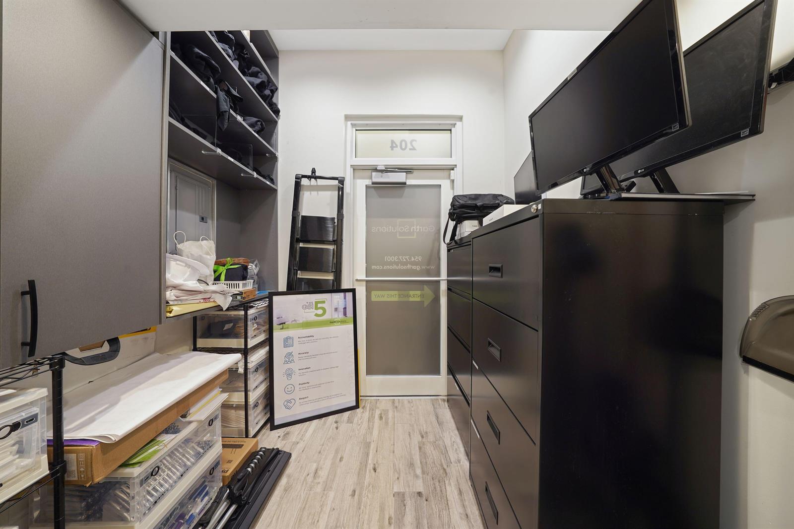 See details 202-205 / 0 sq. ft. $ 2026-10-31 0 Photo