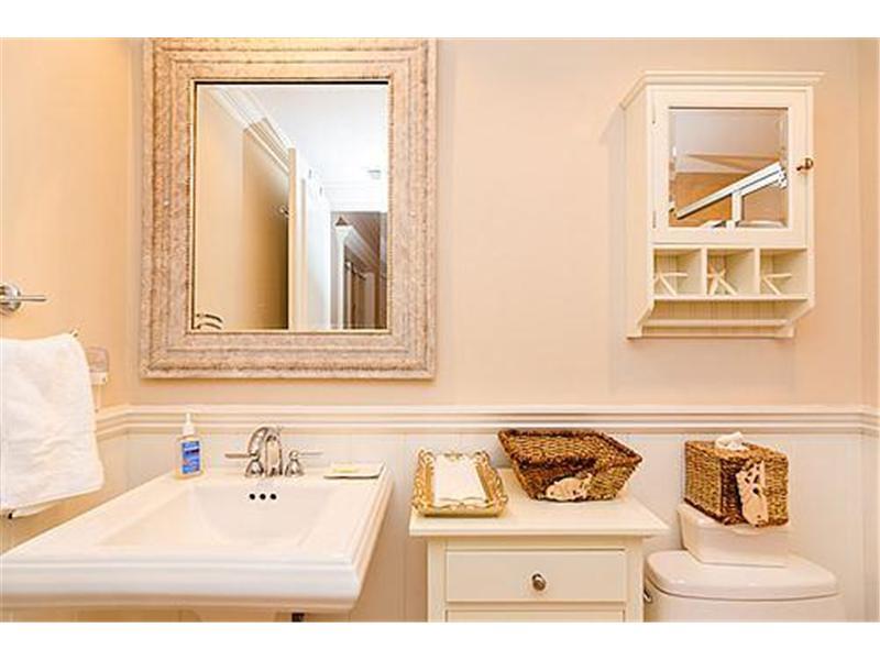 See details 4910 2 / 2 1337 sq. ft. $ 2020-10-22 0 Photo