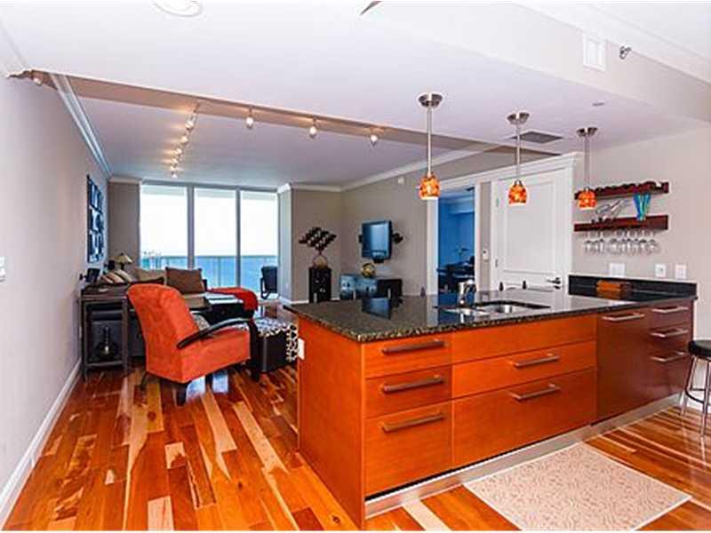 See details 4910 2 / 2 1337 sq. ft. $ 2020-10-22 0 Photo
