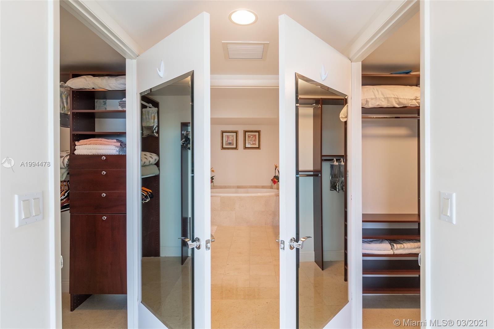 Ver detalles 3002 2 / 3 2065 sq. ft. $ 2021-03-15 0 foto