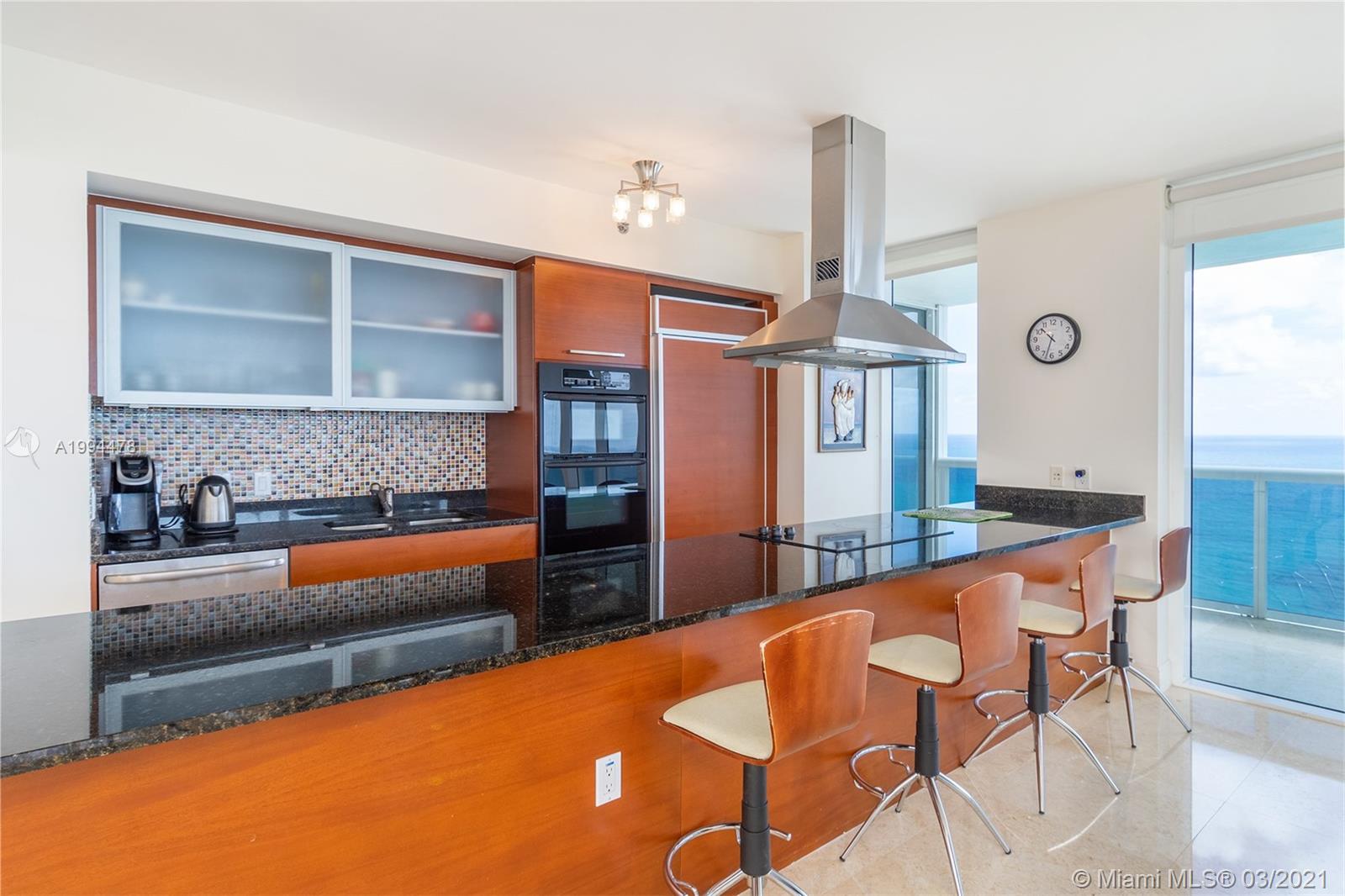 Ver detalles 3002 2 / 3 2065 sq. ft. $ 2021-03-15 0 foto